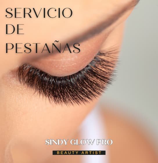 Servicio de pestañas profesional ofrecido por Sindy Glow Pro en Houston, Texas